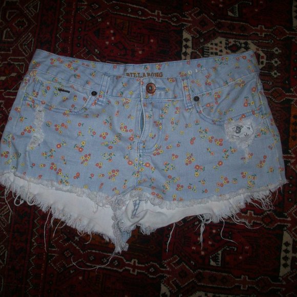 Billabong Womens M Size 7 Shorts 32" Waist Daisy May Floral Denim Distressed - Picture 2 of 8